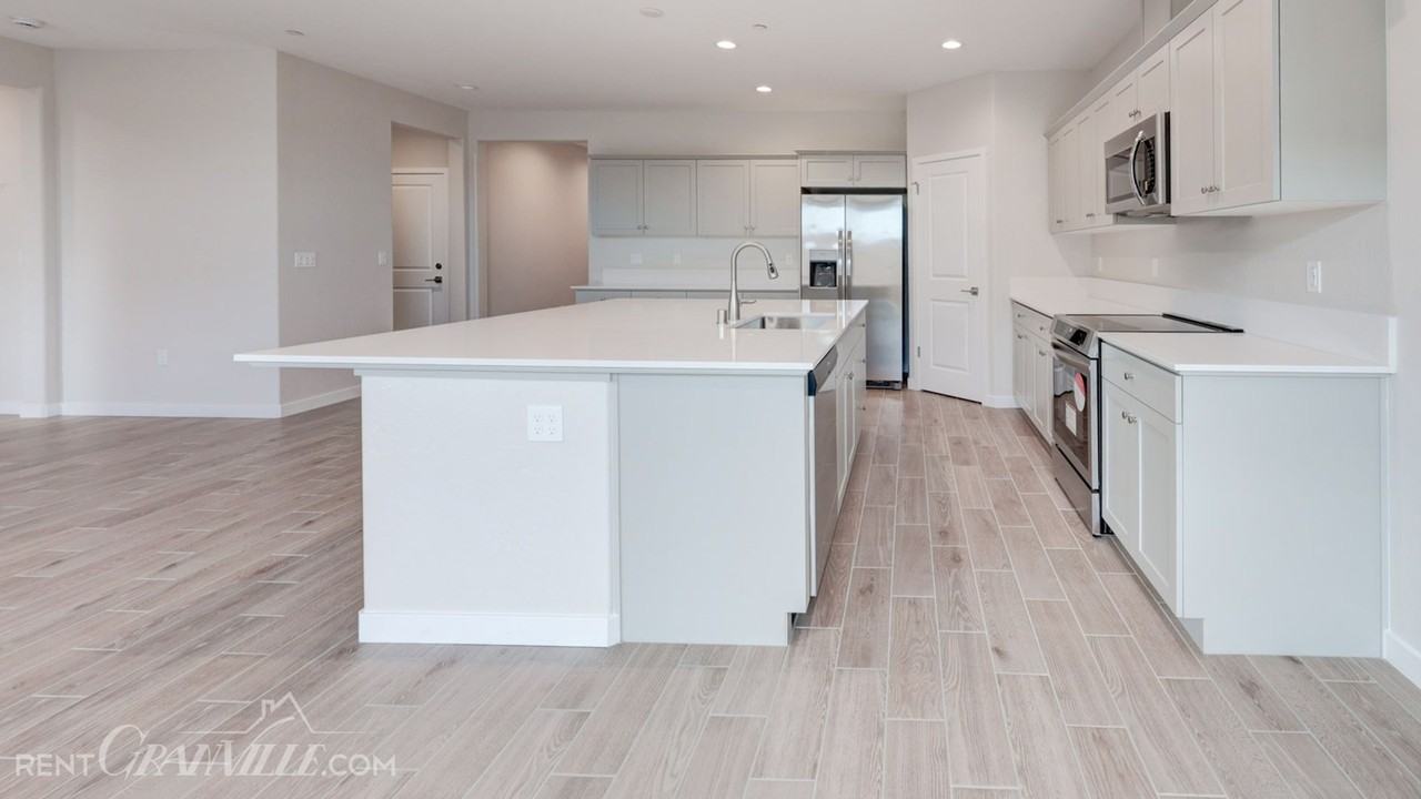 2837 Corteza Dr - Photo 5 of 10