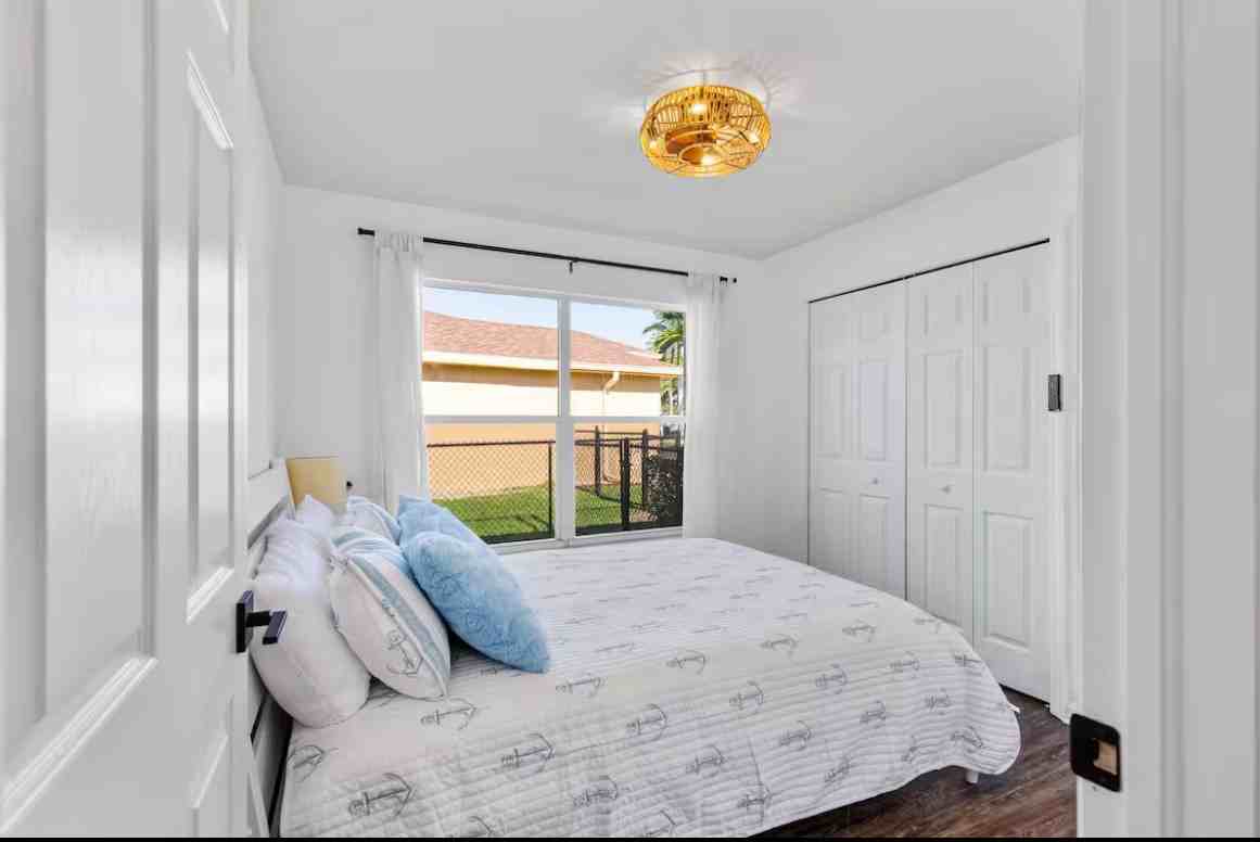 1190 SW 57th St - Photo 7 of 20