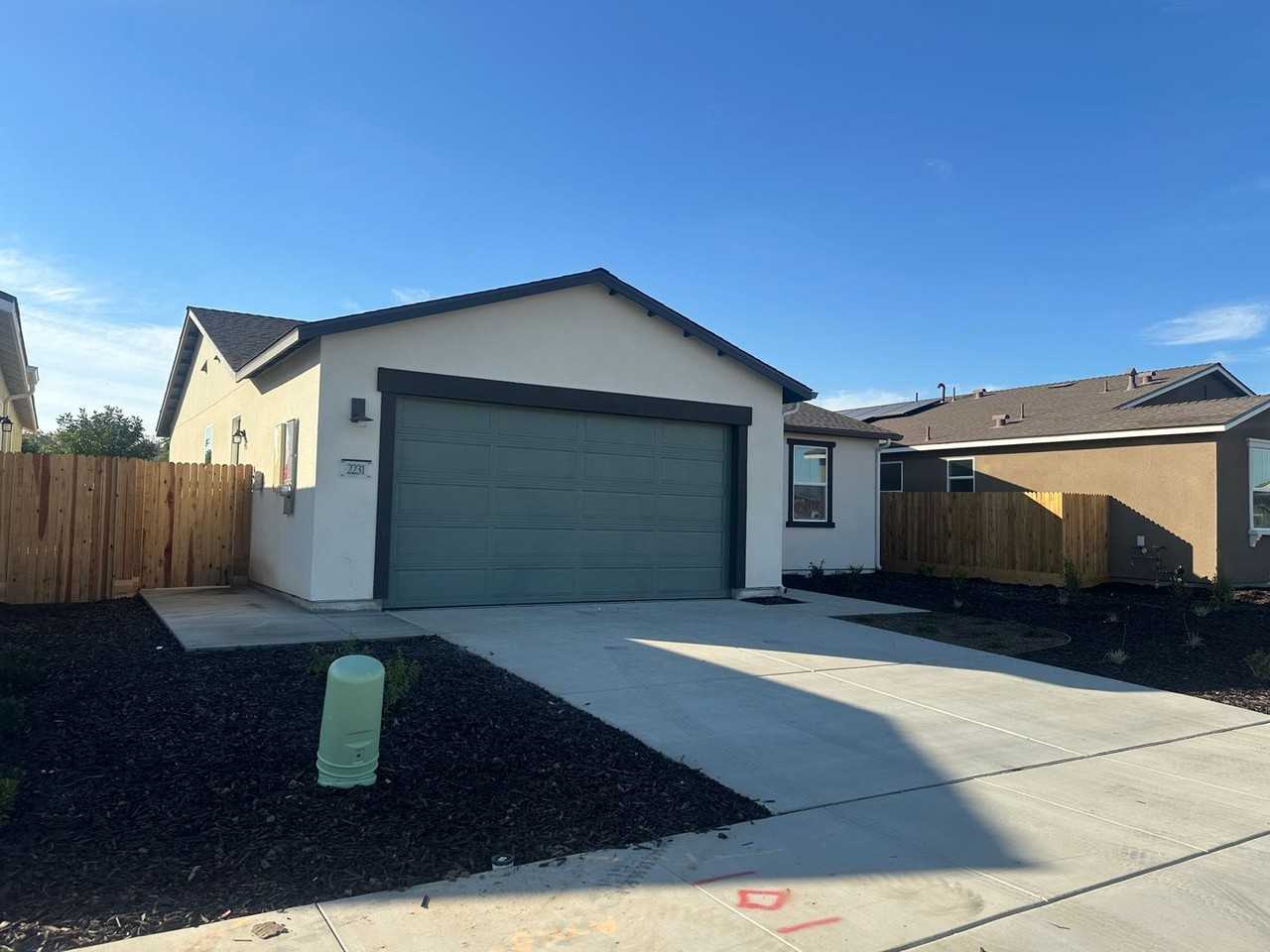 2231 N Julieann St - Photo 3 of 24