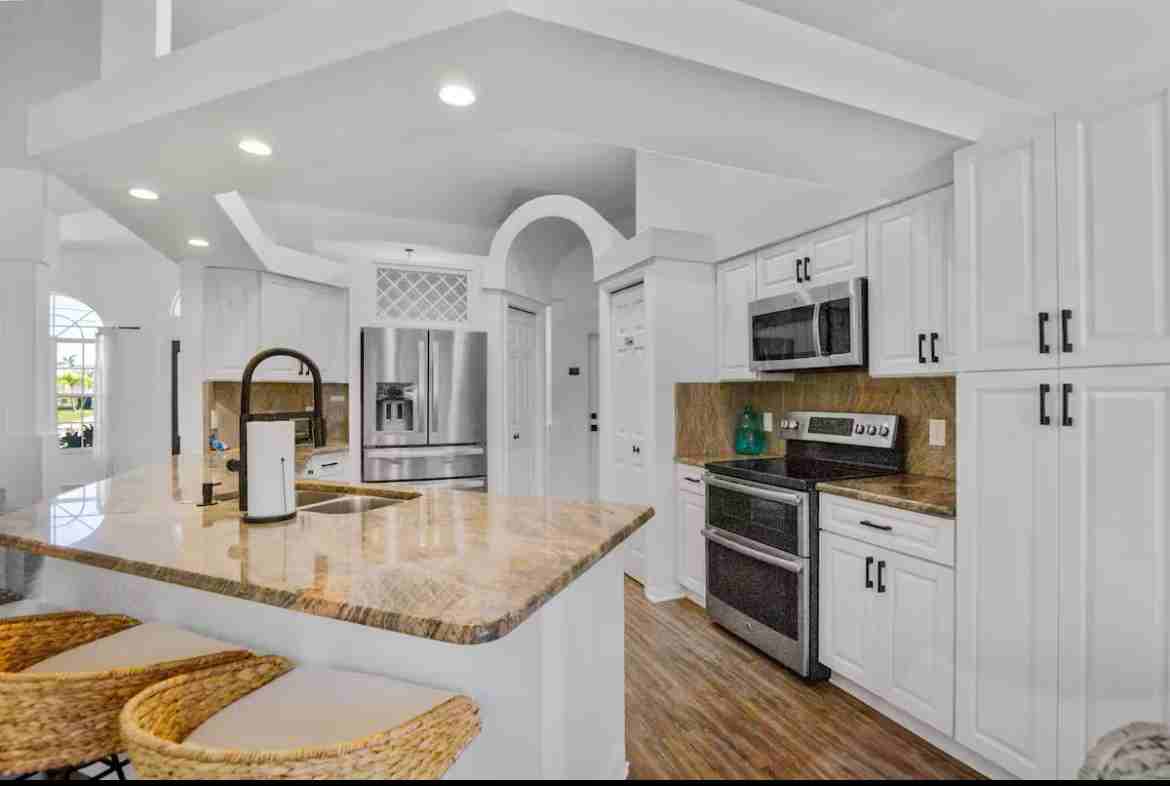 1190 SW 57th St - Photo 5 of 20