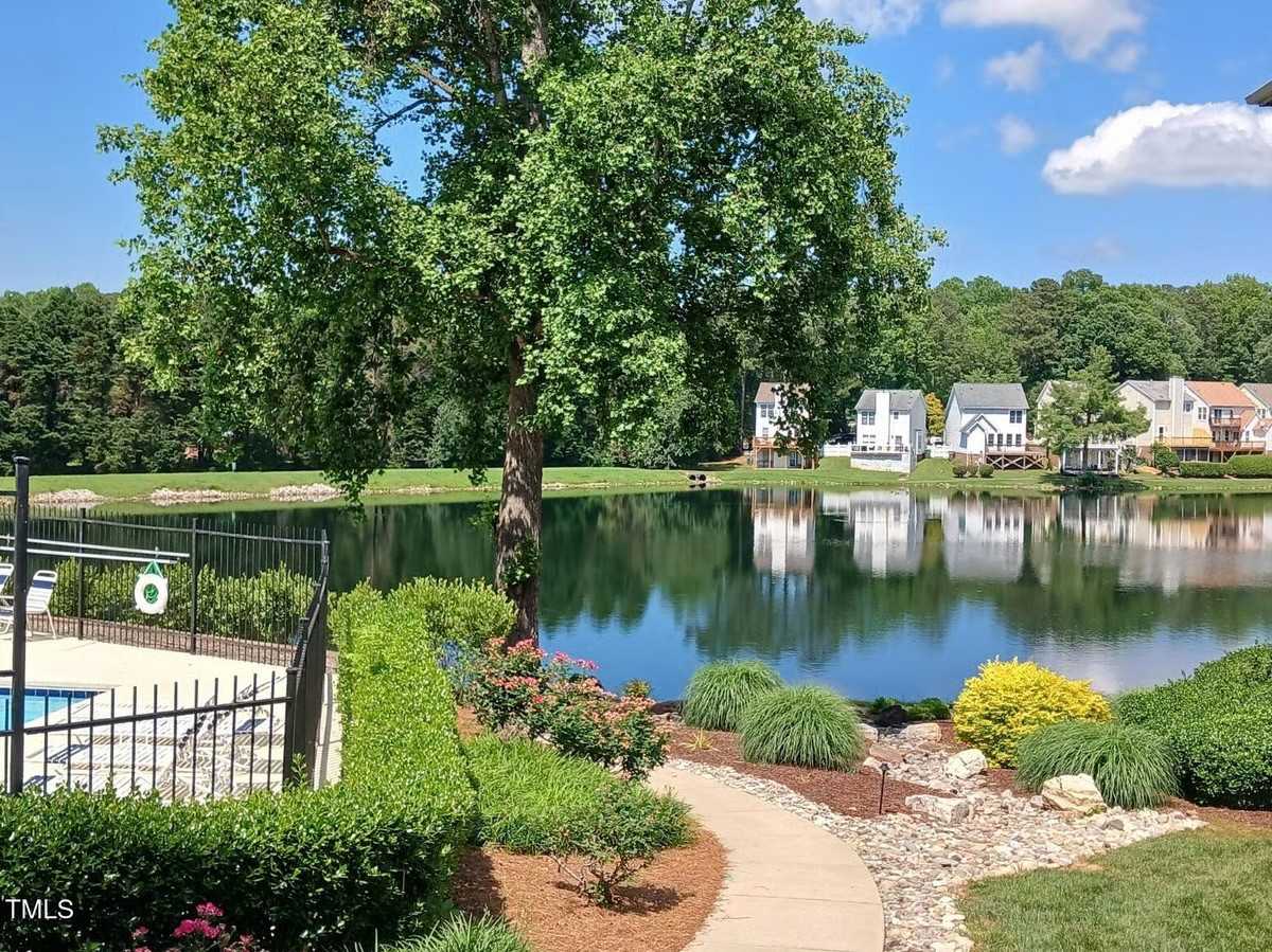 631 Springfork Dr - Photo 2 of 28