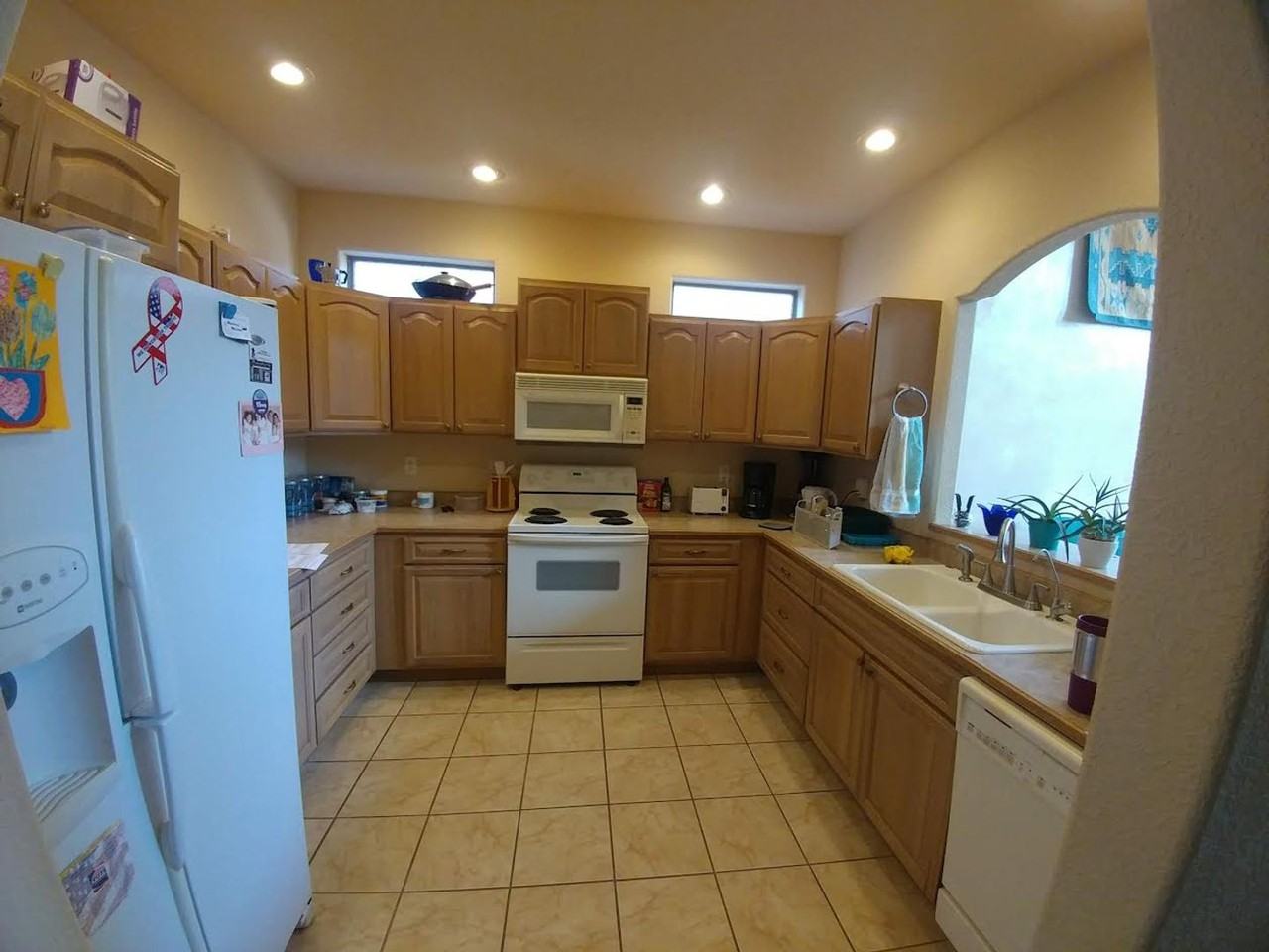 438 Desert Lakes Road - Photo 4 of 10