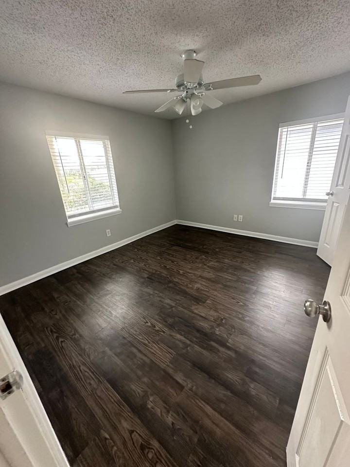 402 Lower 8th Ave S #6 - Photo 5 of 7