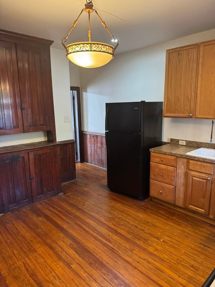 237 South Locust Street - Photo 3 of 36