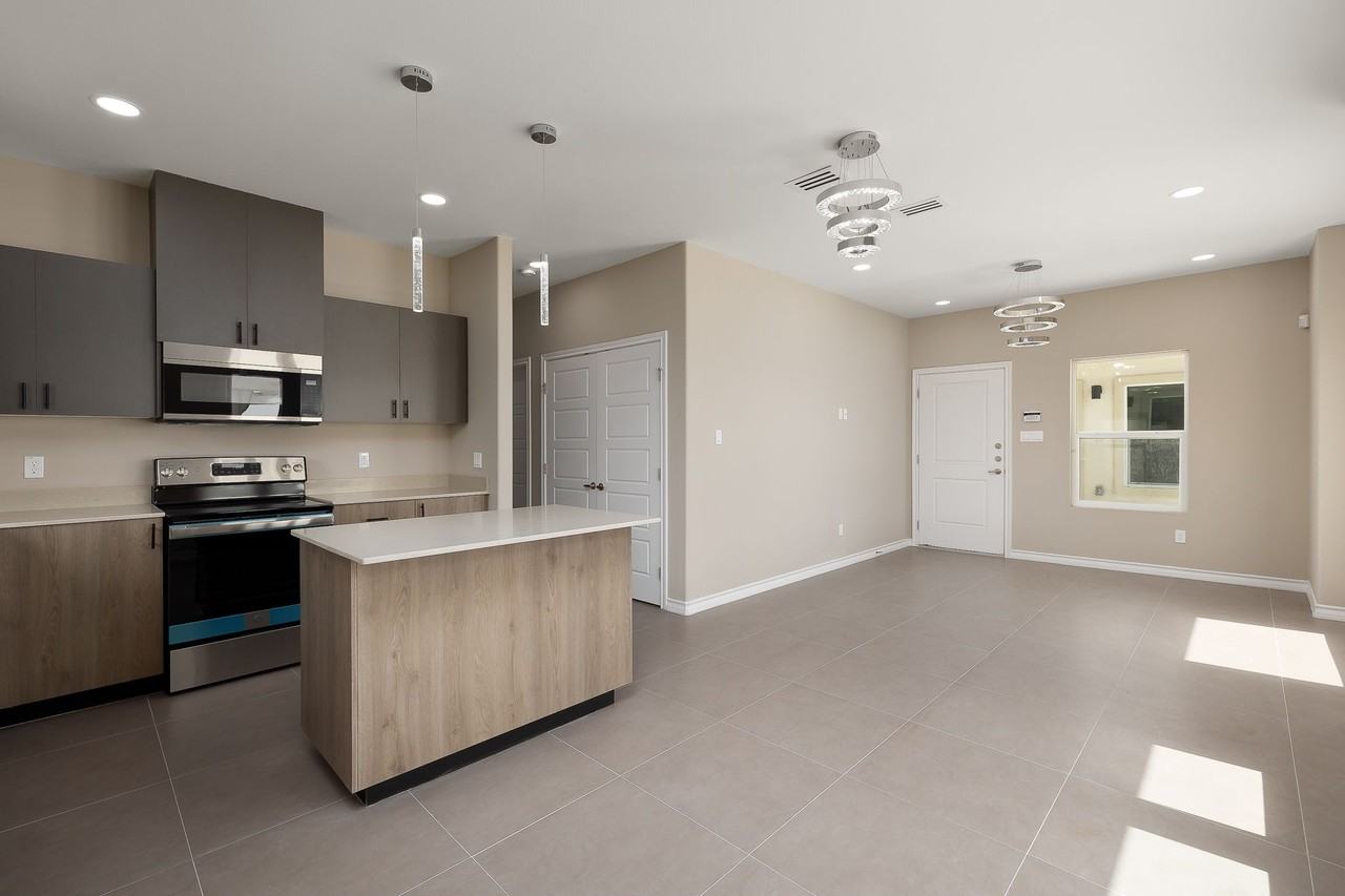 5809 Puffin Ave #3 - Photo 3 of 9