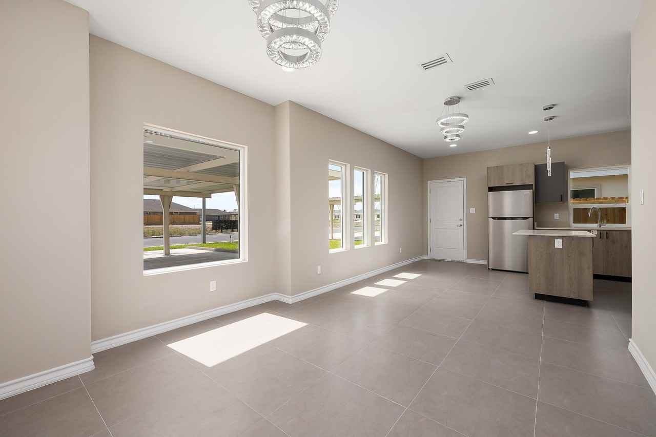 5809 Puffin Ave #3 - Photo 5 of 9