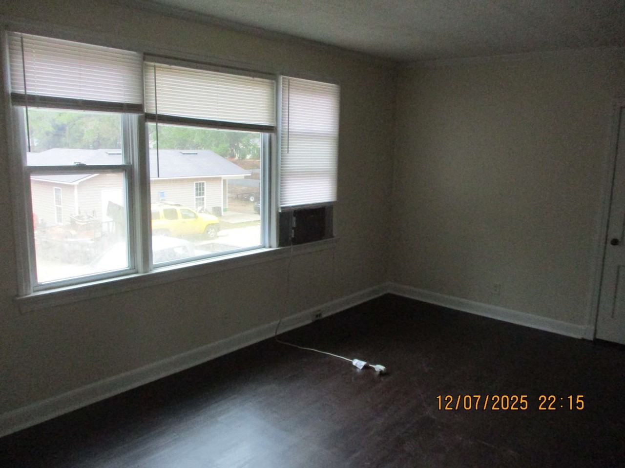 1415 North Davis Street - Photo 4 of 11