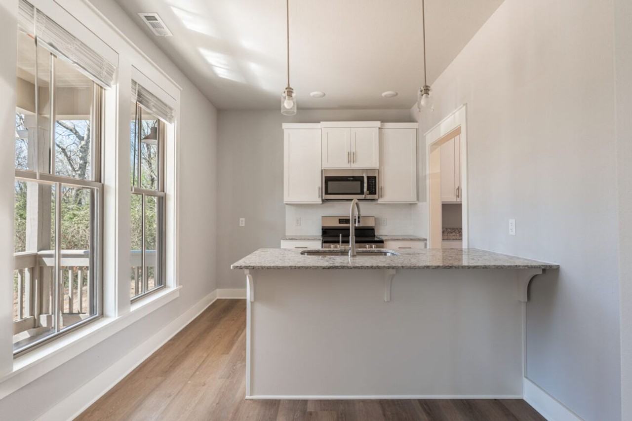 879 S Waxflower Ave - Photo 3 of 16