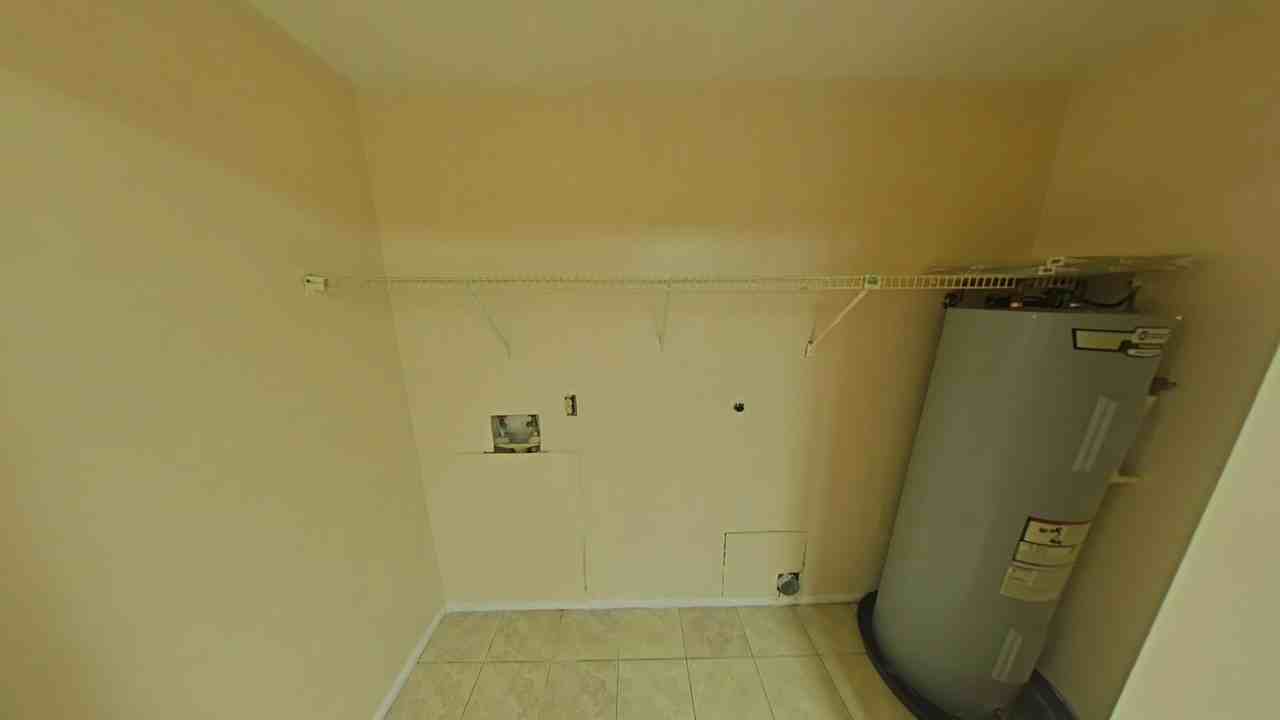 3721 Ne 40th Pl #A - Photo 6 of 9