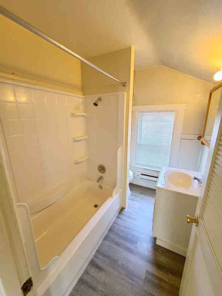 1217 1/2 E Jackson Blvd - Photo 5 of 12