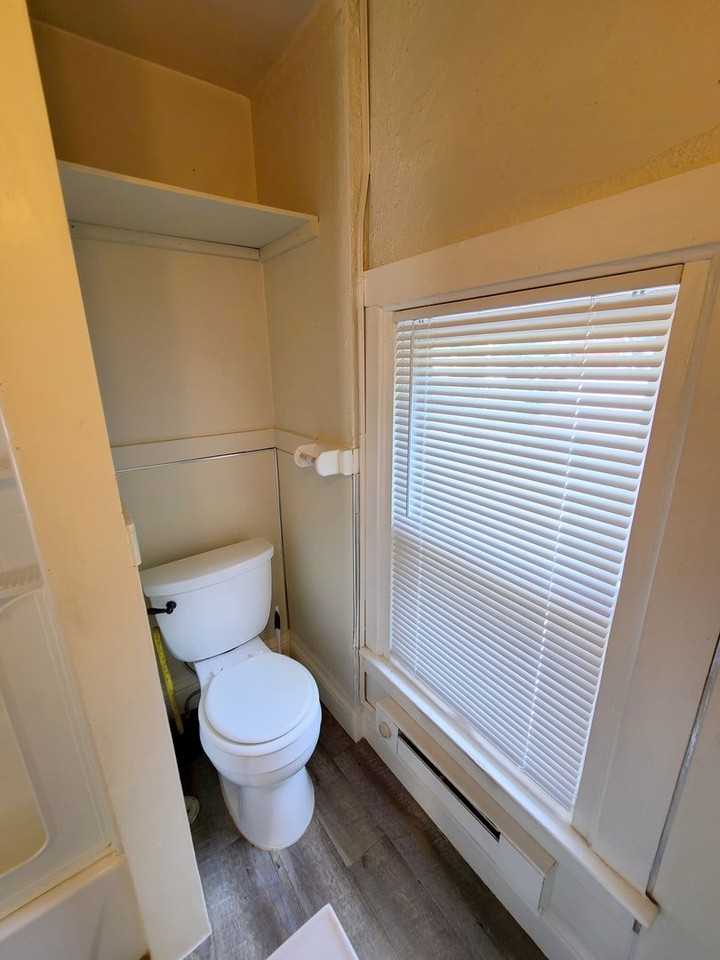 1217 1/2 E Jackson Blvd - Photo 6 of 12