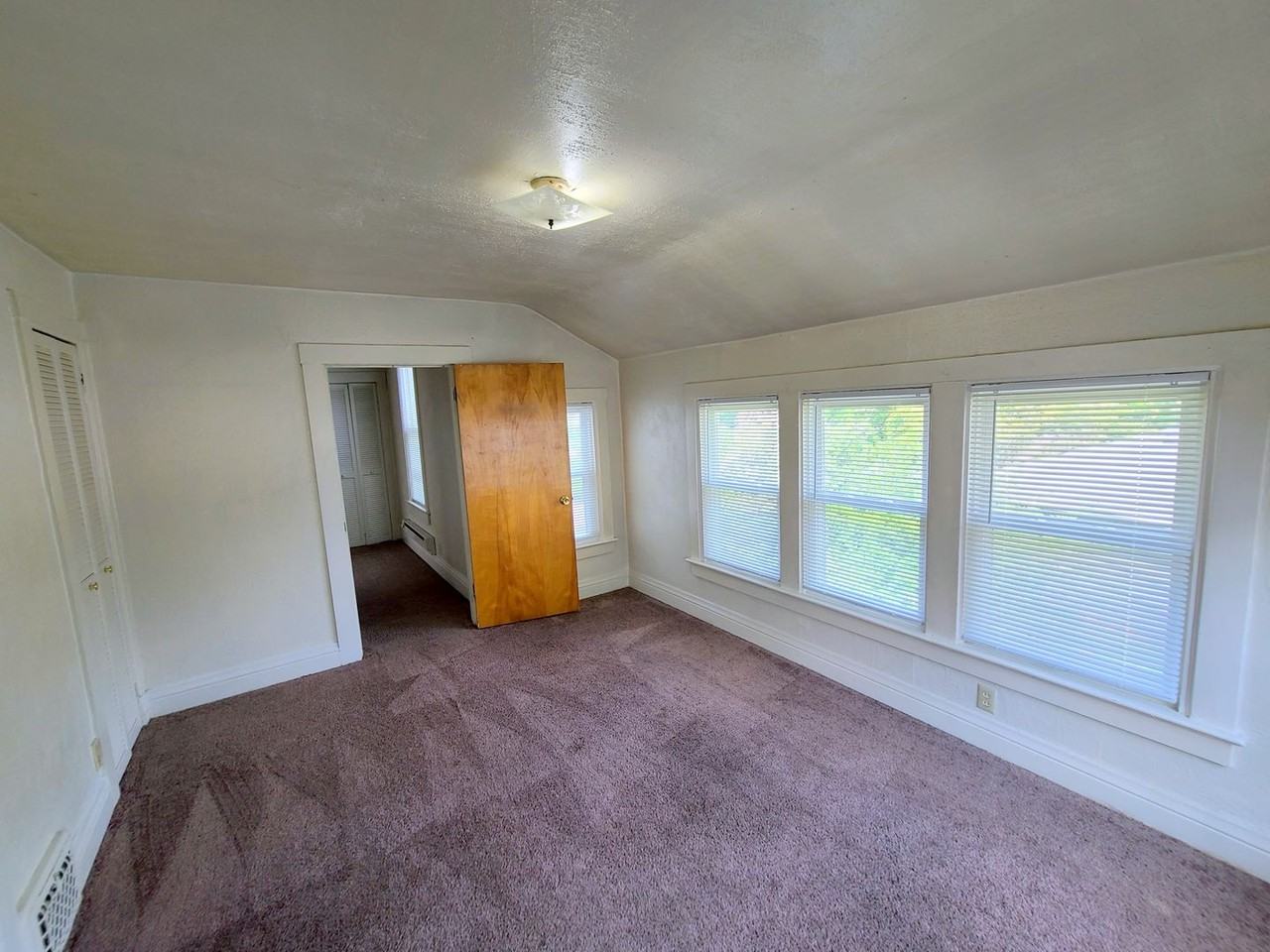 1217 1/2 E Jackson Blvd - Photo 7 of 12