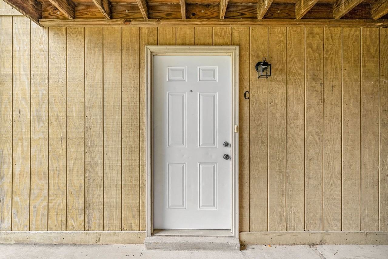 382 Jack Miller Boulevard - Photo 3 of 26