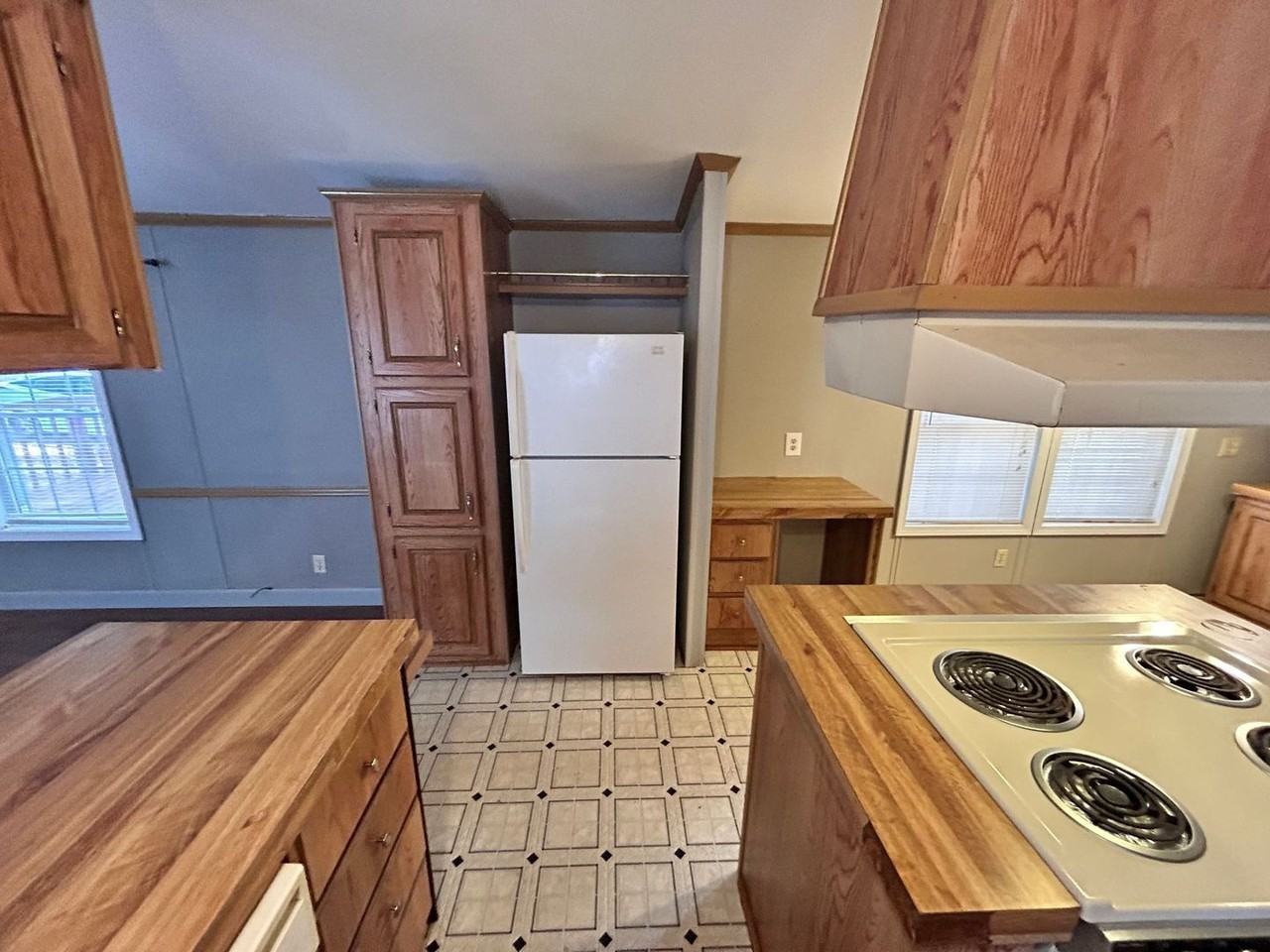 1212 Stateline Rd - Photo 5 of 12