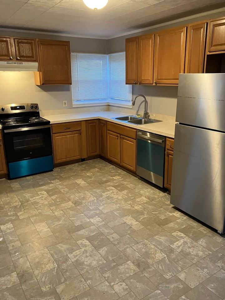 444 Lillian Avenue - Photo 2 of 21