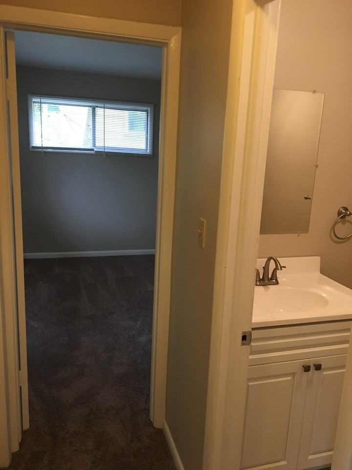 444 Lillian Avenue - Photo 4 of 21