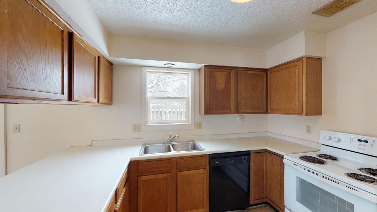 1238 Michigan Ave - Photo 5 of 13