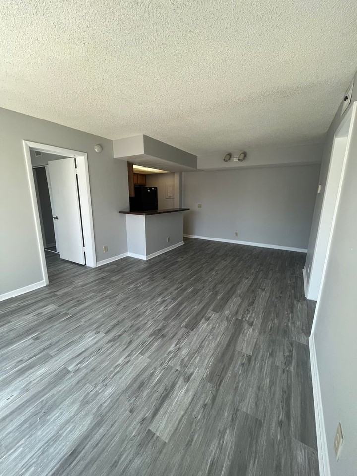 706 Executive Center Drive #34 - Photo 3 of 32