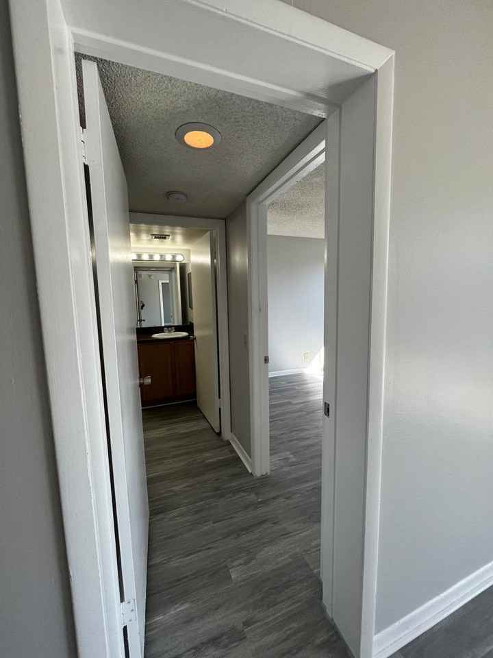 706 Executive Center Drive #34 - Photo 6 of 32