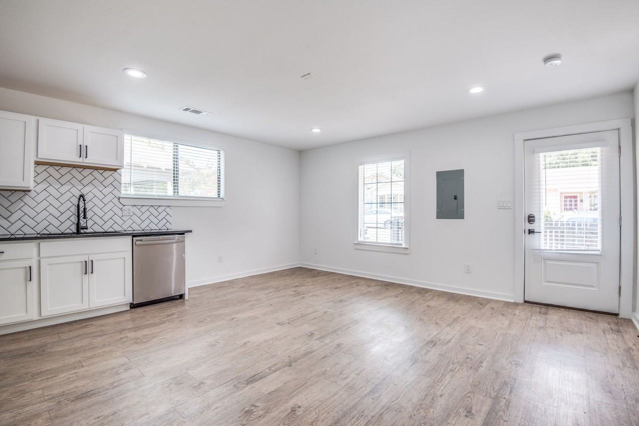 Lansing St - Photo 3 of 12