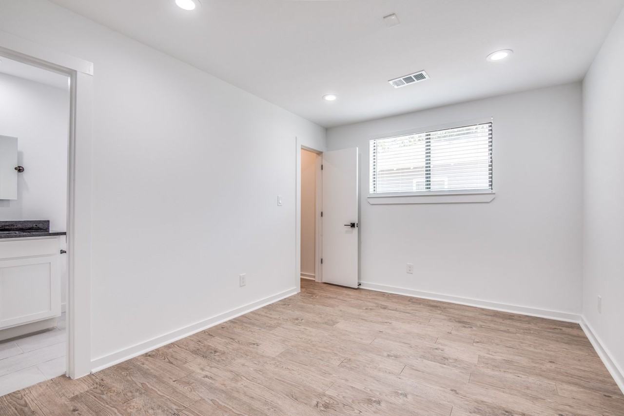 Lansing St - Photo 7 of 12