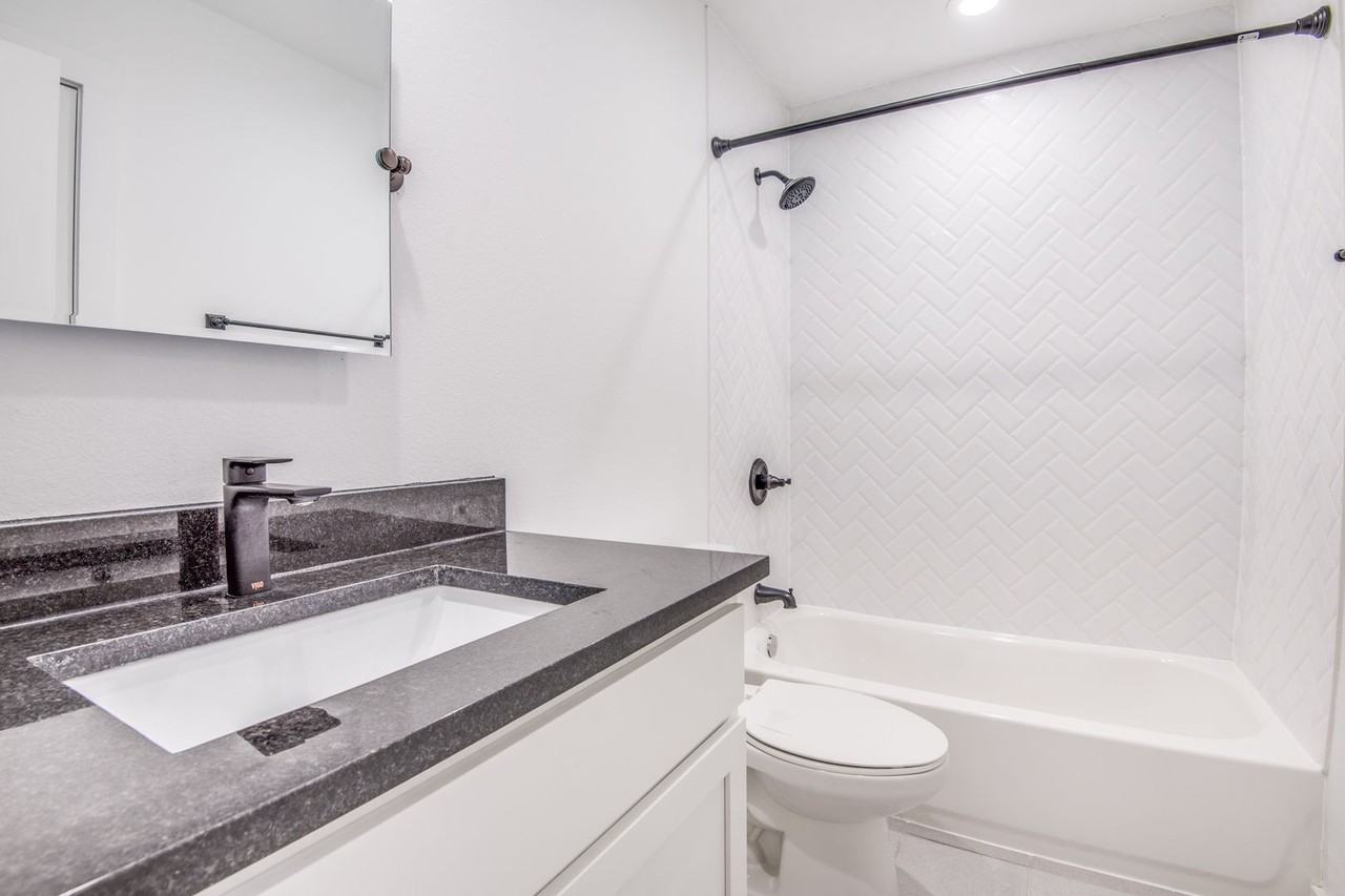 Lansing St - Photo 4 of 12