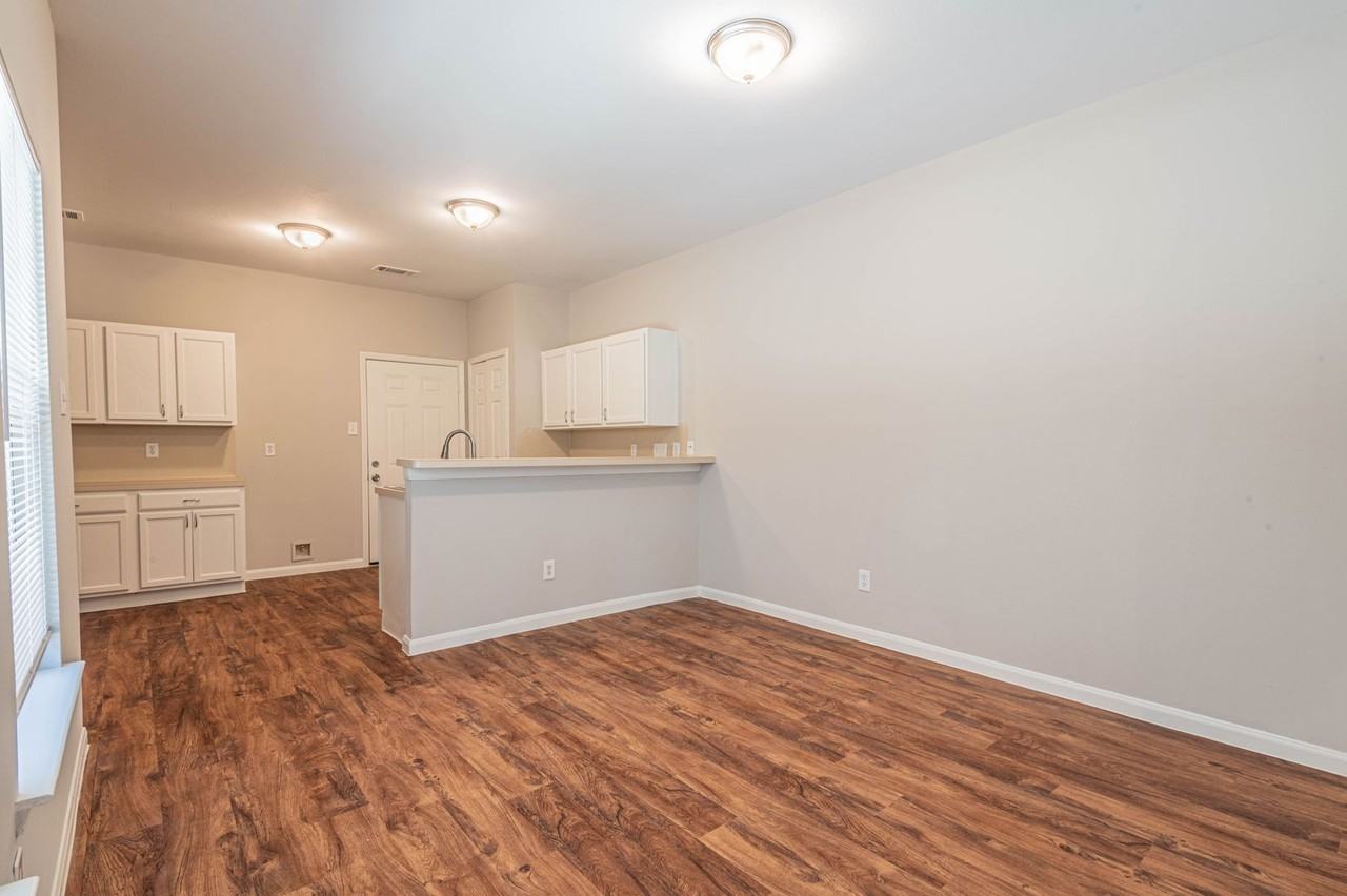 10061 Sharpton Drive - Photo 4 of 18