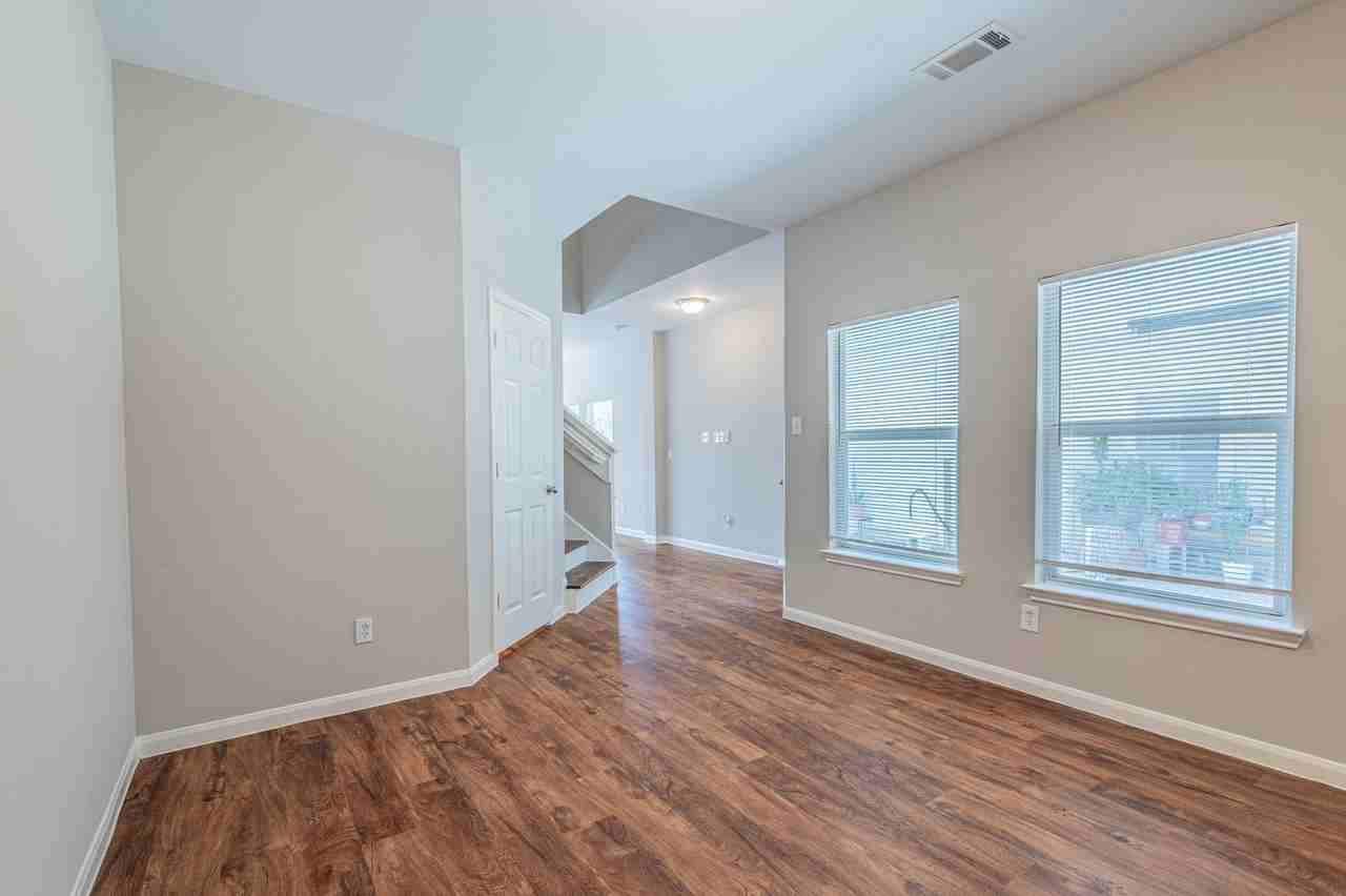 10061 Sharpton Drive - Photo 5 of 18