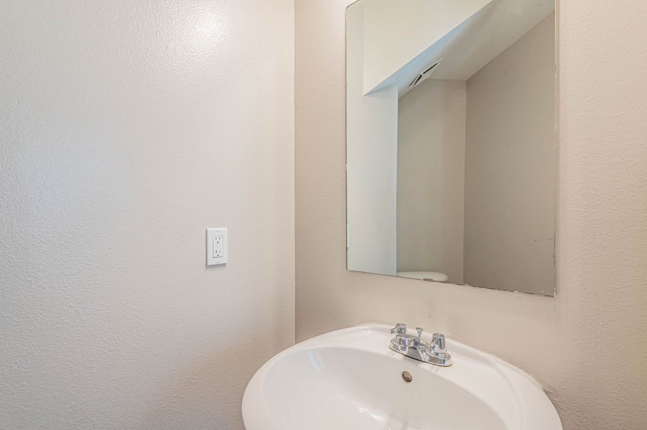 10061 Sharpton Drive - Photo 7 of 18