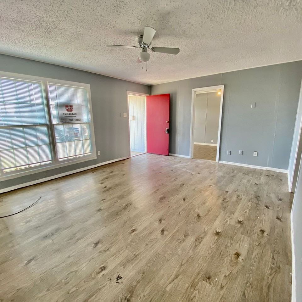 1809 East 2nd Street - Photo 3 of 11