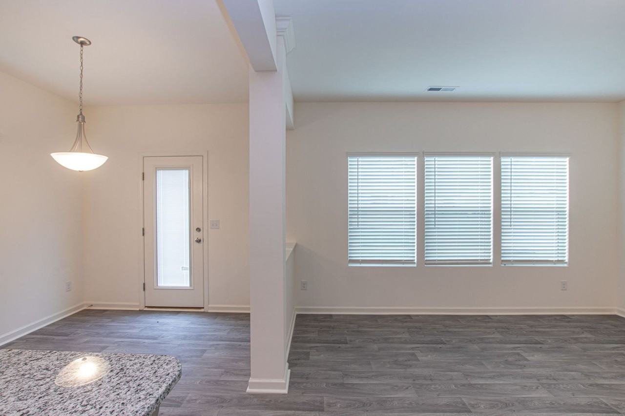 14120 Clayborn St - Photo 7 of 32