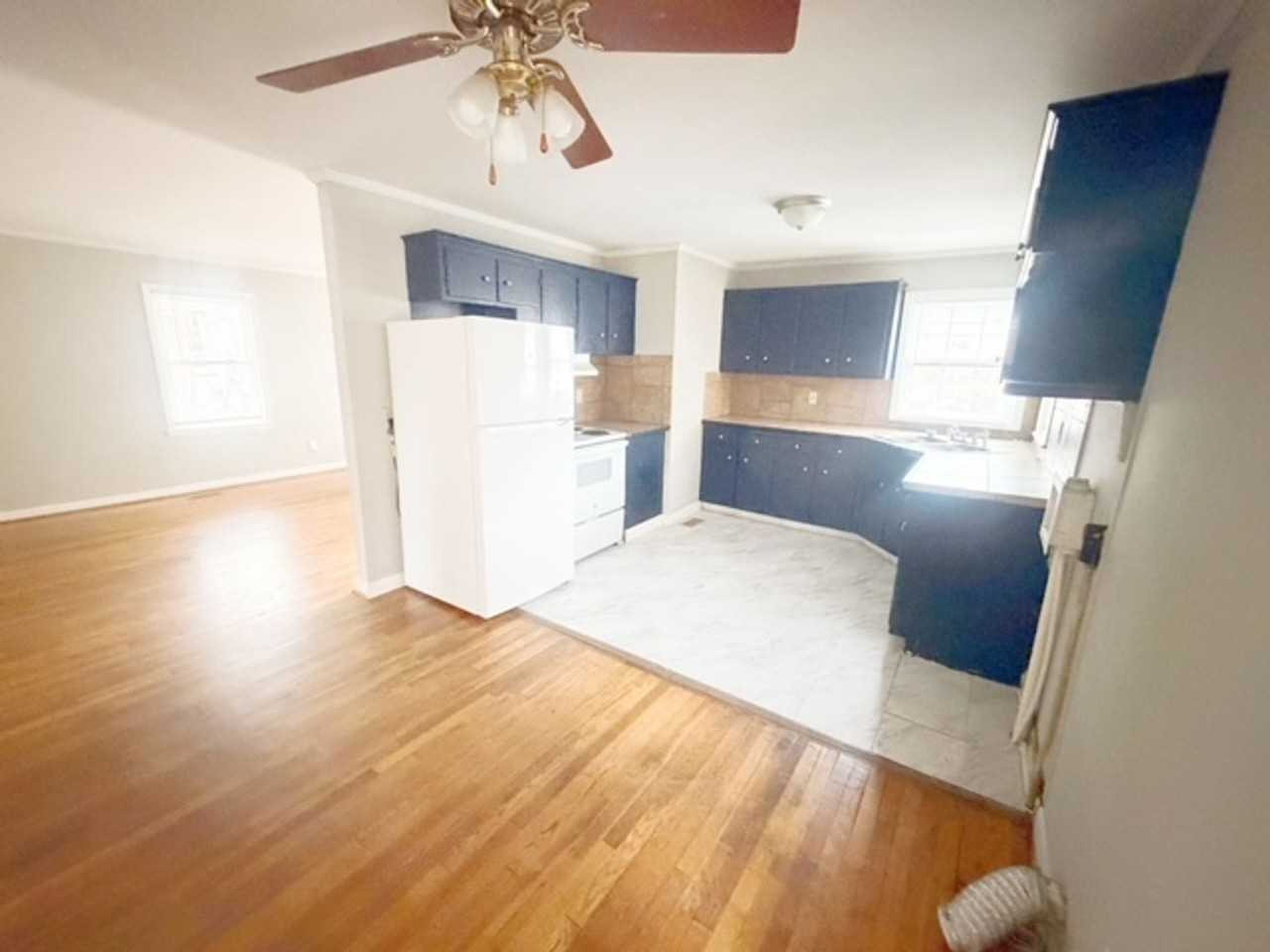 1303 Hickory Ave - Photo 5 of 11