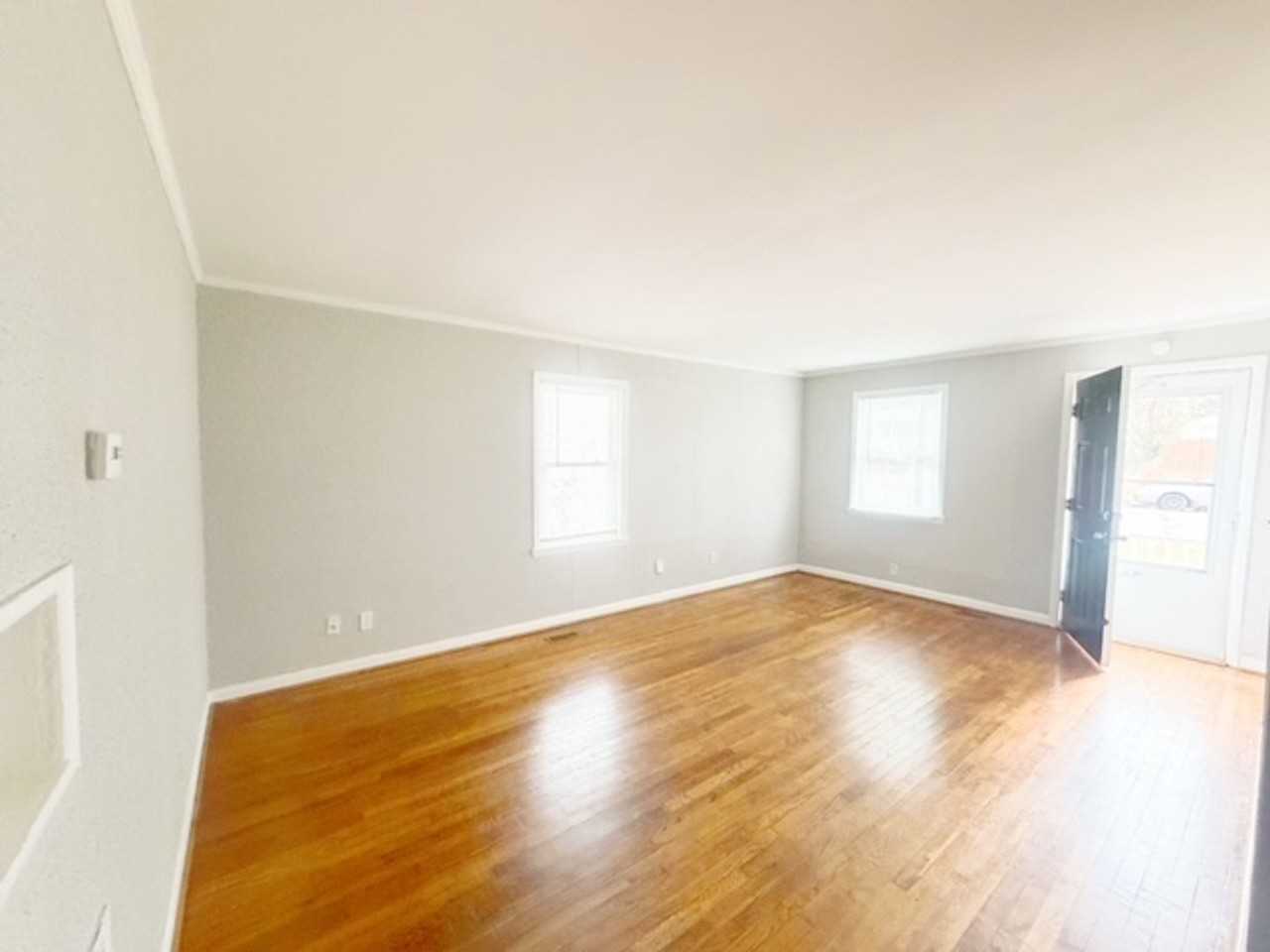 1303 Hickory Ave - Photo 2 of 11