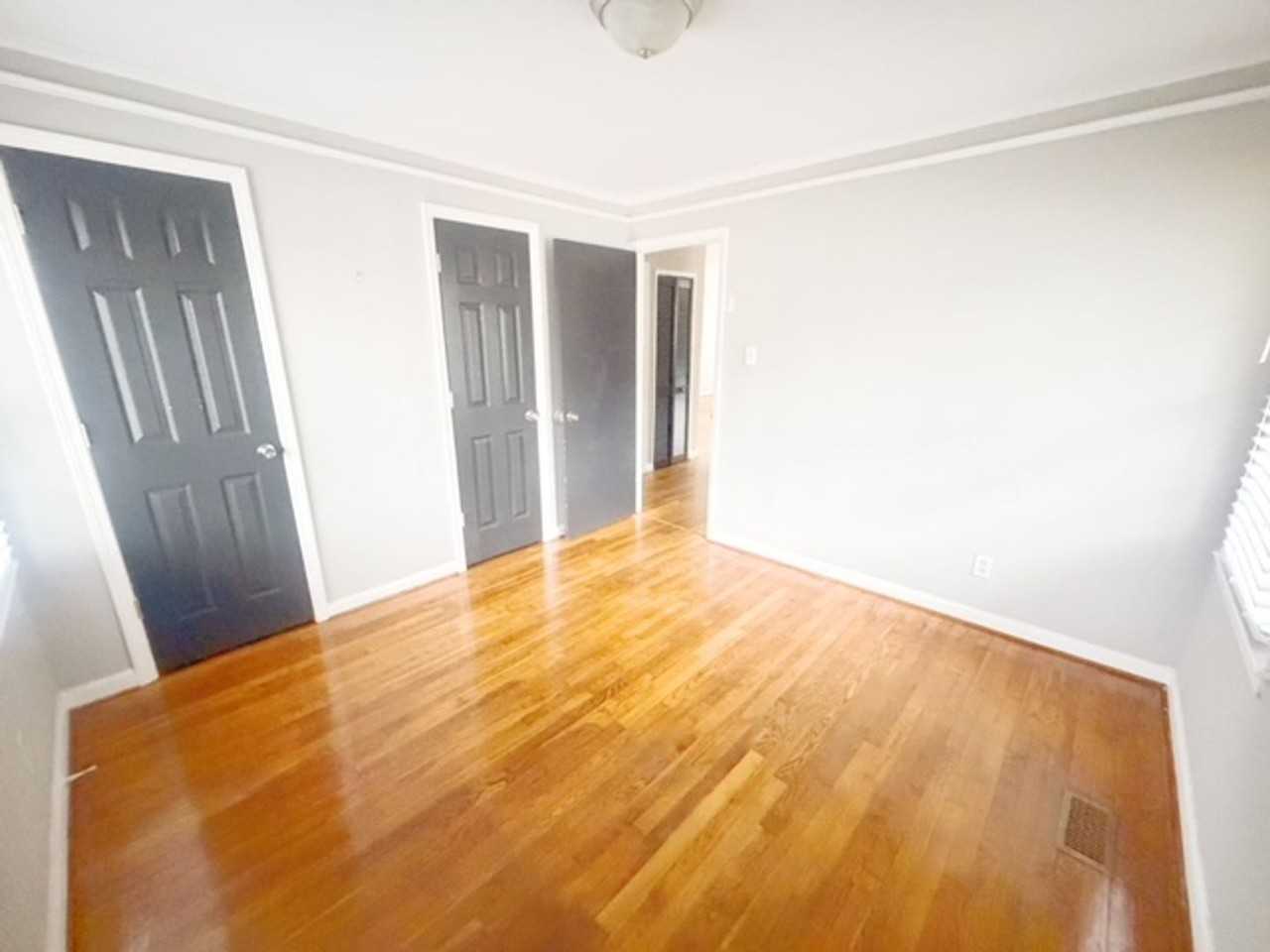 1303 Hickory Ave - Photo 6 of 11