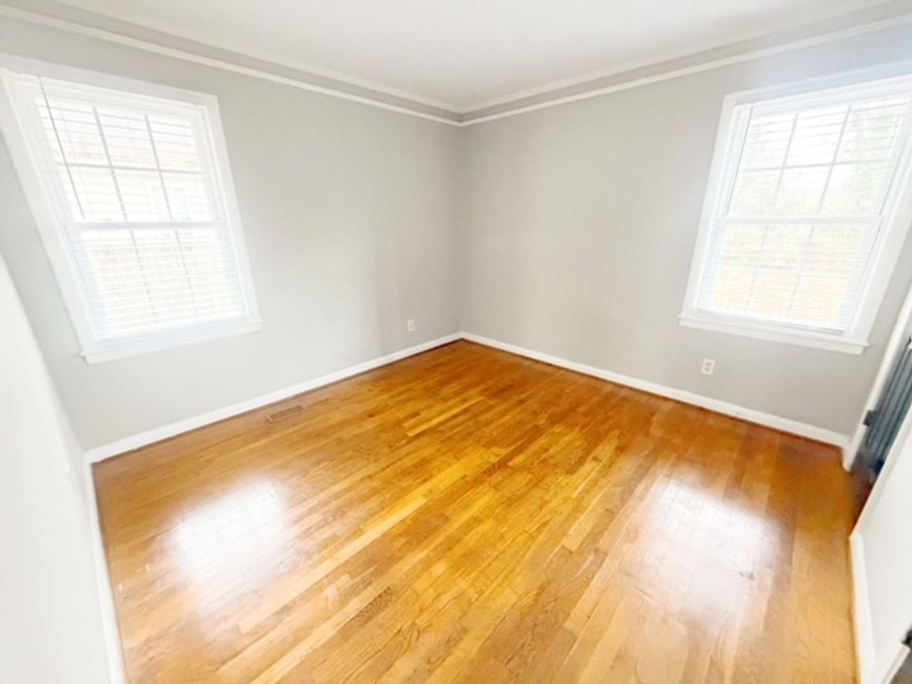 1303 Hickory Ave - Photo 7 of 11