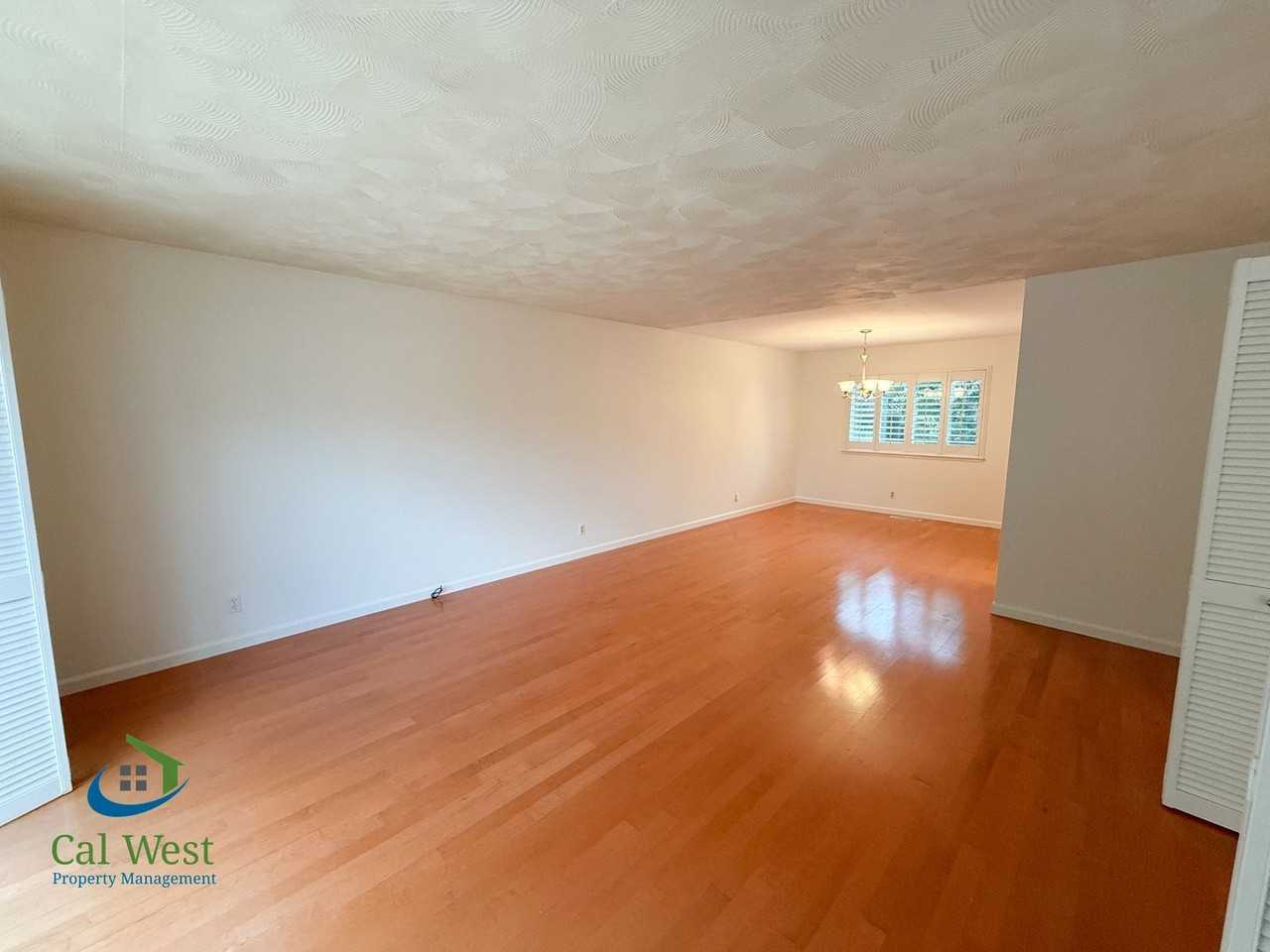 1465 Blackwing Way - Photo 2 of 25