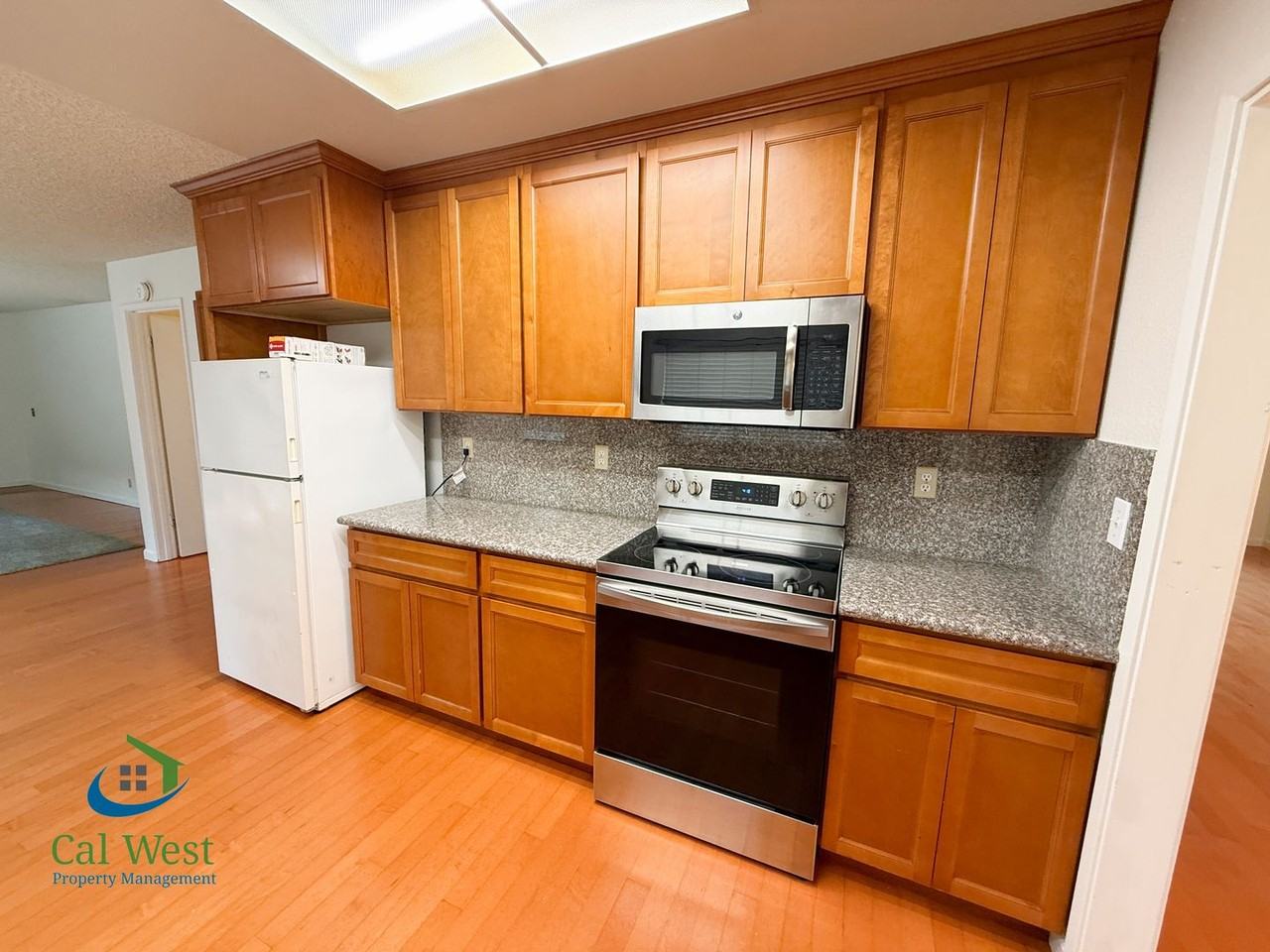 1465 Blackwing Way - Photo 5 of 25