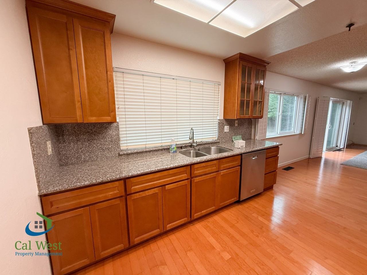 1465 Blackwing Way - Photo 6 of 25