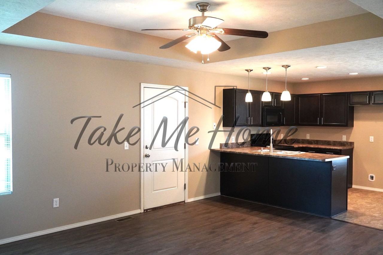 5597 Longleaf Drive - Photo 3 of 17