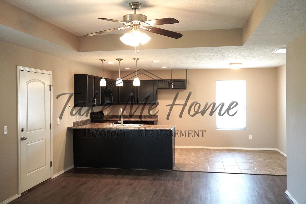 5597 Longleaf Drive - Photo 4 of 17