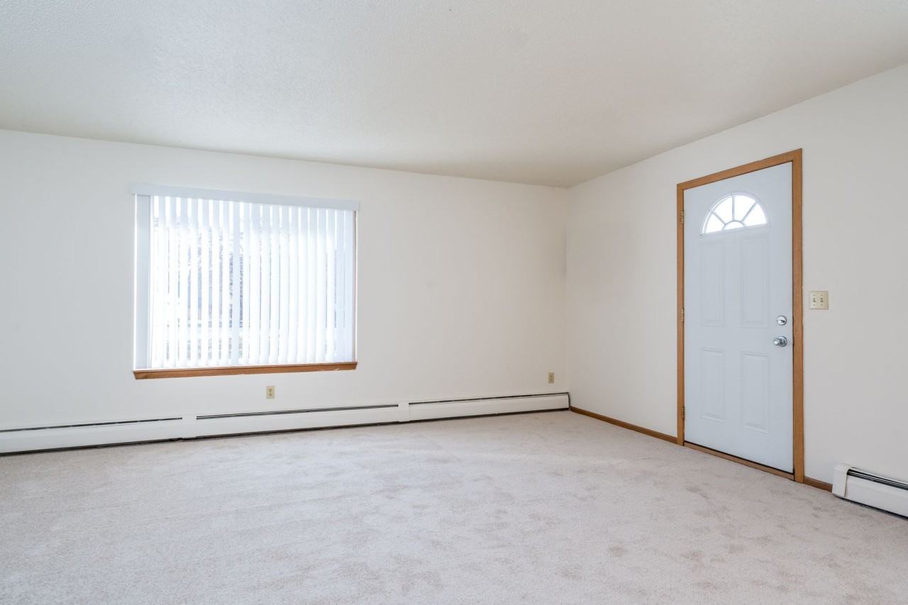 Raven Court Townhomes - Photo 2 of 13