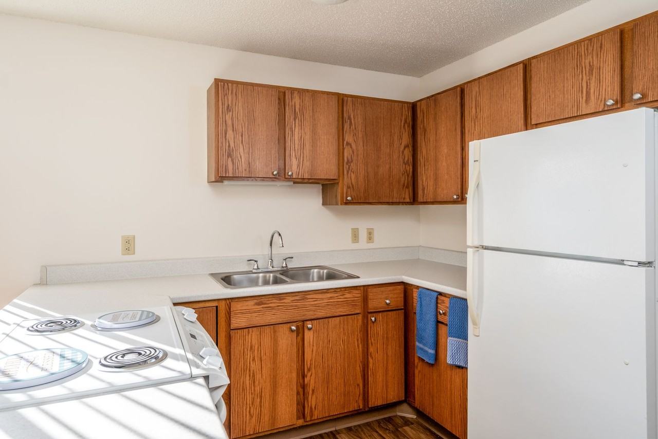 Raven Court Townhomes - Photo 3 of 13