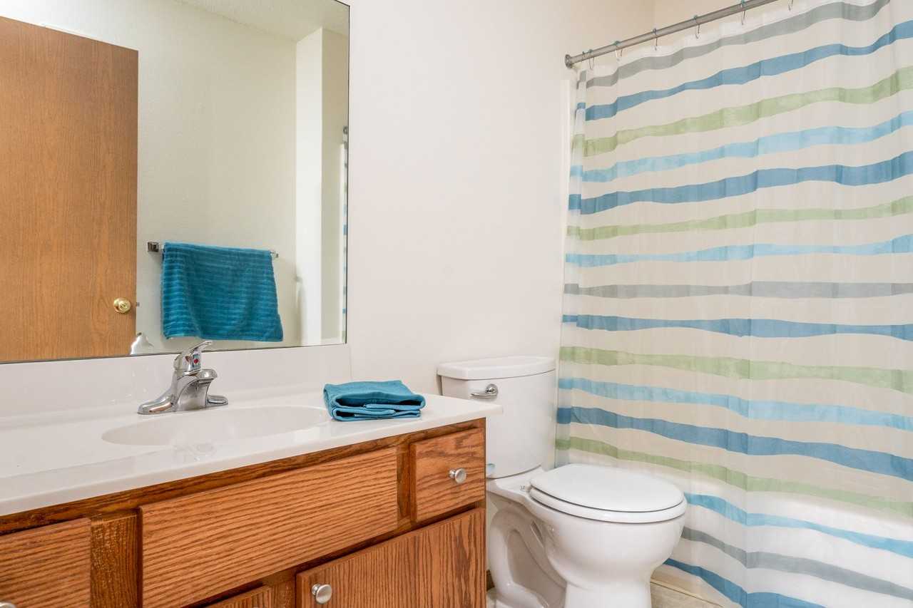 Raven Court Townhomes - Photo 5 of 13