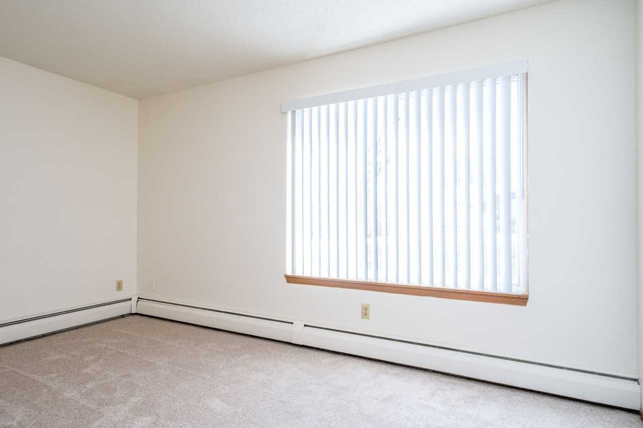 Raven Court Townhomes - Photo 6 of 13