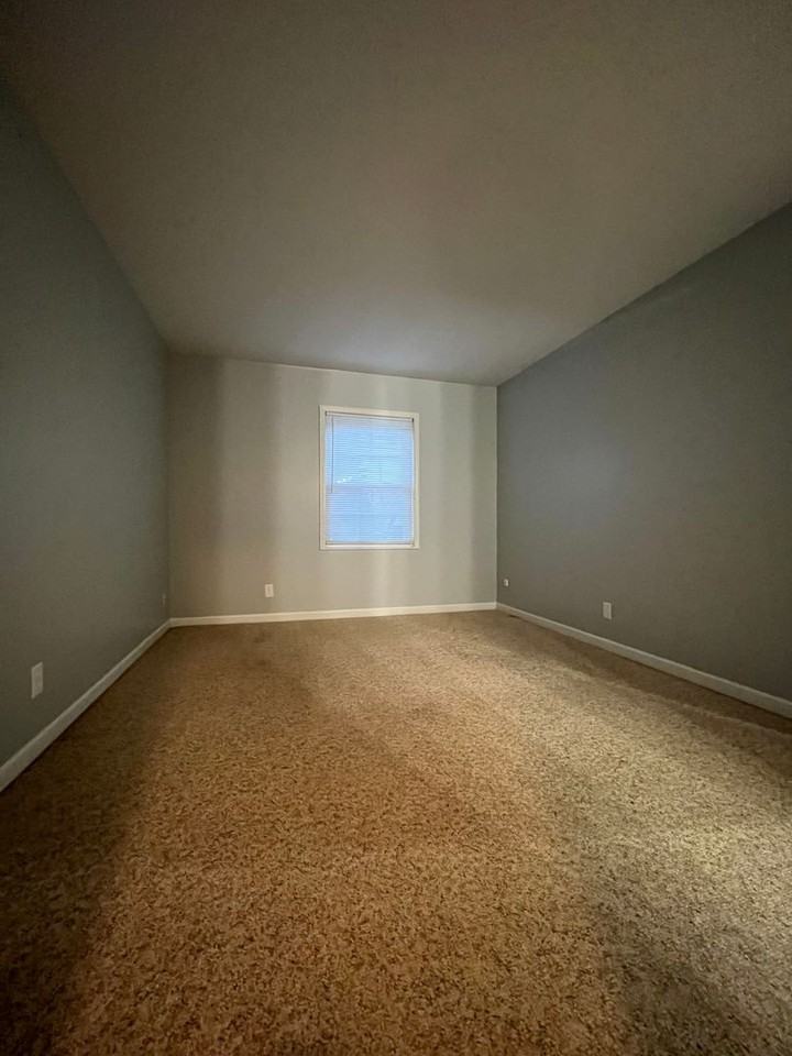 1601 East Fort Wayne Street - Photo 7 of 13