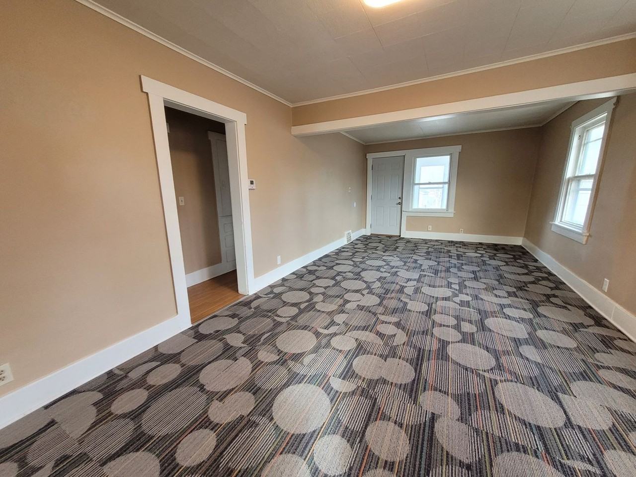 3812 Center St - Photo 6 of 24