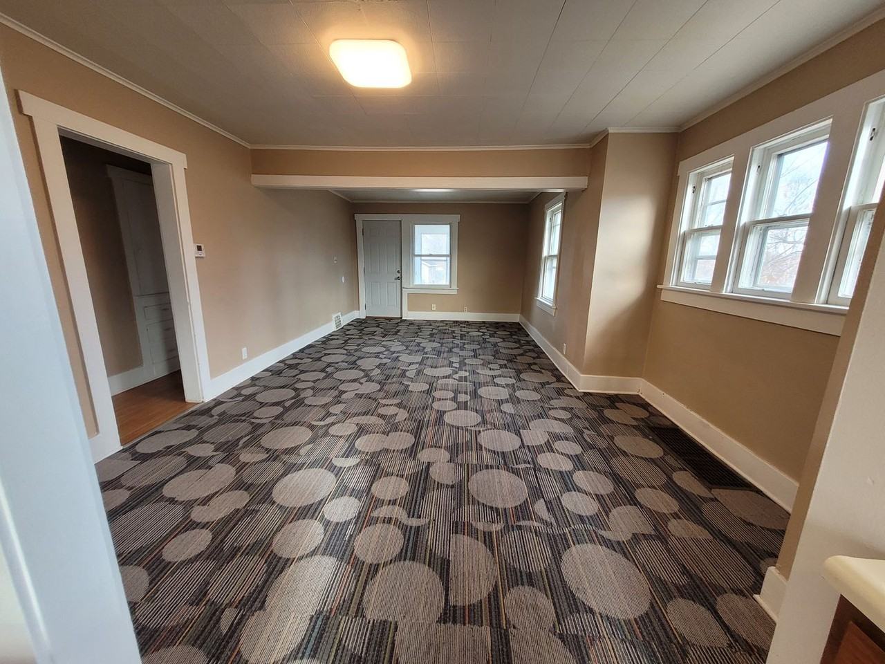 3812 Center St - Photo 7 of 24