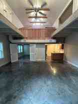 Beautiful apartment on parklike grounds - Photo 1 of 1