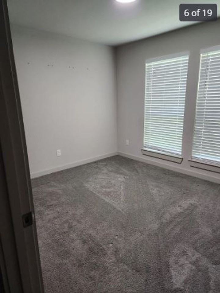 4740 Fellows Ln - Photo 6 of 19