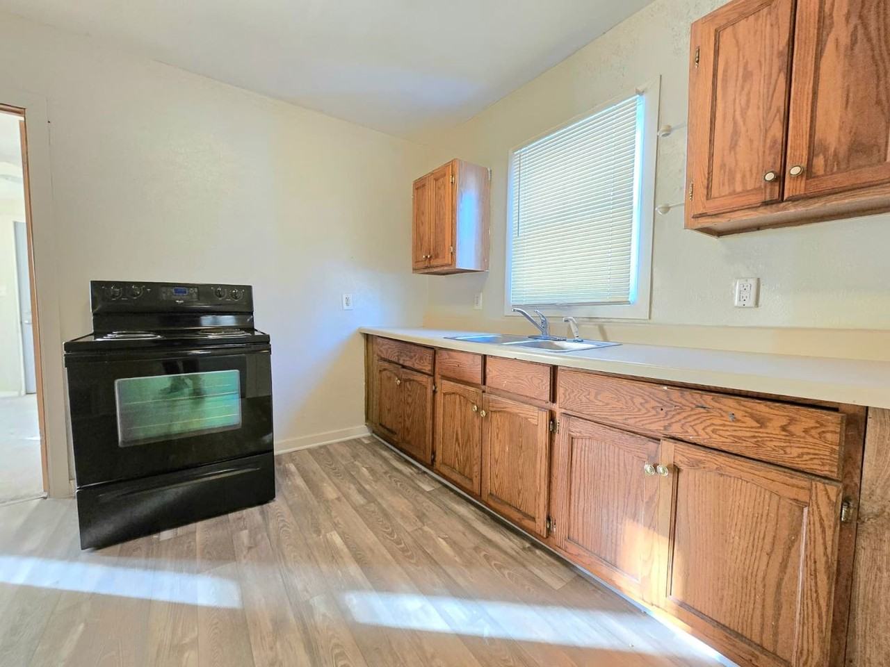 1213 Fremont St - Photo 5 of 12